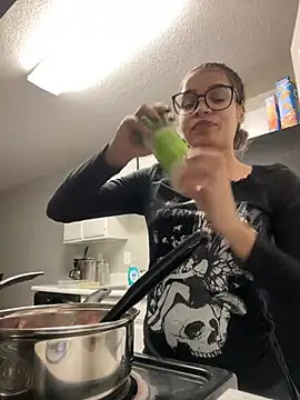 1prettygem online show from January 2025 10:58:02 PM