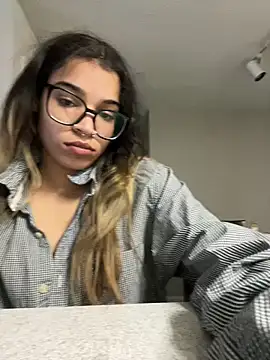 1prettygem online show from January 2025 03:29:01 PM