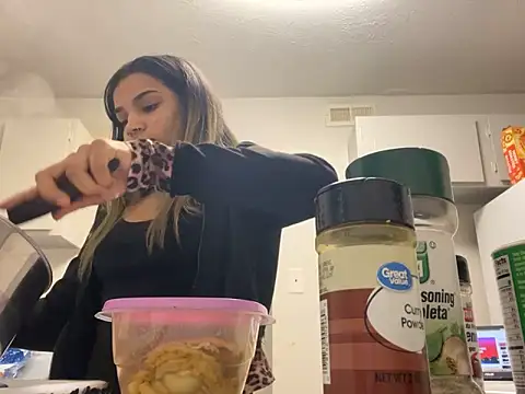 1prettygem online show from January 2025 10:01:01 PM