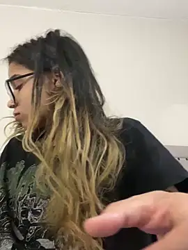 1prettygem online show from March 2025 08:10:02 PM