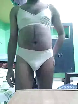 Snapshot of KUKU69XX chatting on December 2024 04:49:02 PM KUKU69XX online show from December 2024 04:49:02 PM