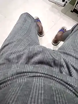 Snapshot of KUKU69XX chatting on February 2025 06:03:01 PM KUKU69XX online show from February 2025 06:03:01 PM