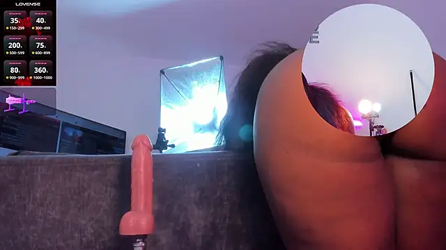 Snapshot of mia-brit chatting on March 2025 09:21:02 PM mia-brit online show from March 2025 09:21:02 PM