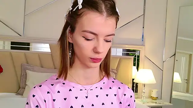 MeganMour online show from November 2025 05:02:01 PM