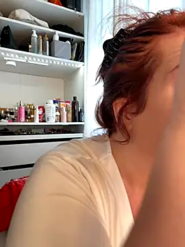 Engel mia online show from October 2025 01:23:01 PM