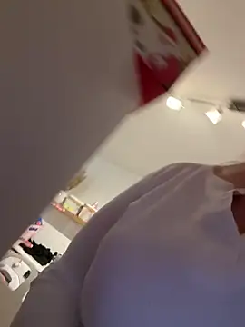 Engel mia online show from February 2026 01:17:01 PM