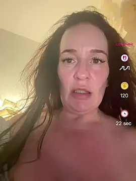 Snapshot of Engel_mia chatting on June 2026 10:14:02 PM Engel mia online show from June 2026 10:14:02 PM
