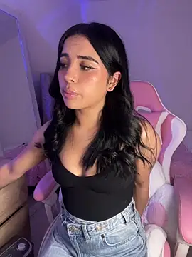 Emily-14 online show from March 2026 04:40:02 AM