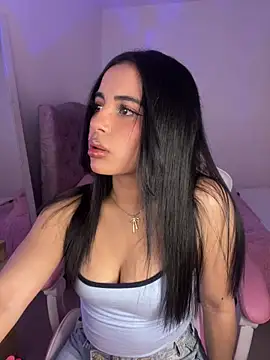 Emily-14 online show from April 2026 03:39:01 AM