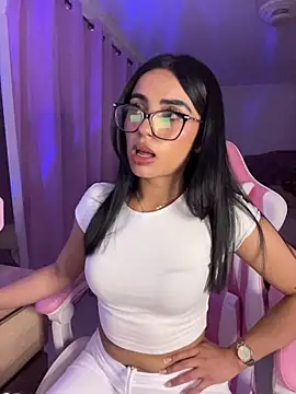 Emily-14 online show from July 2026 04:18:01 AM