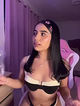 Emily-14 online show from July 2026 04:43:01 AM
