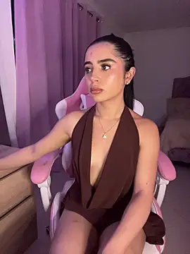 Emily-14 online show from July 2026 04:11:02 AM