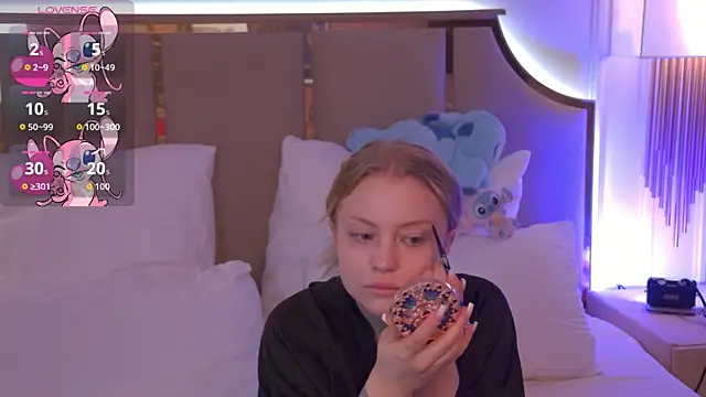 DorisHell online show from November 2025 03:06:01 AM