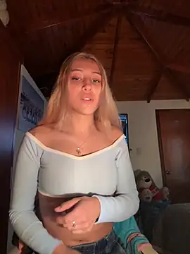 Snapshot of cuteweed420 chatting on November 2025 10:22:02 PM cuteweed420 online show from November 2025 10:22:02 PM