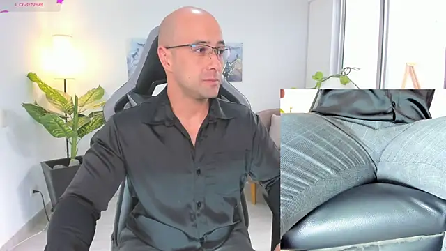 Snapshot of ryan_master_ chatting on January 2025 01:08:01 PM ryan master online show from January 2025 01:08:01 PM