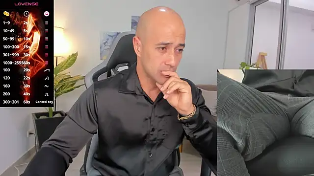 Snapshot of ryan_master_ chatting on January 2025 12:19:02 PM ryan master online show from January 2025 12:19:02 PM