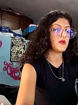 Snapshot of LoveElectra chatting on November 2025 09:35:01 PM LoveElectra online show from November 2025 09:35:01 PM