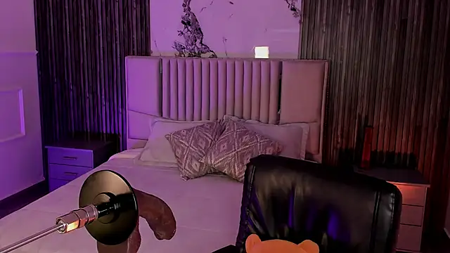 Lillyortiz online show from February 2026 09:11:01 PM