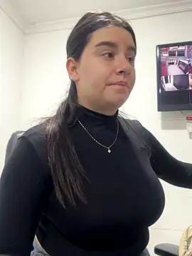 SaraBraun  online show from October 2025 02:18:02 PM