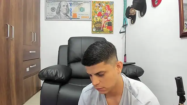 Snapshot of boss_of_cash chatting on October 2025 02:01:01 PM boss of cash online show from October 2025 02:01:01 PM