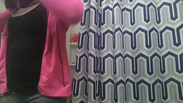 LuckiXCX online show from February 2025 11:12:01 PM