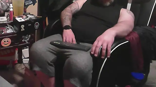 TwoFarty240 online show from October 2025 12:11:01 AM