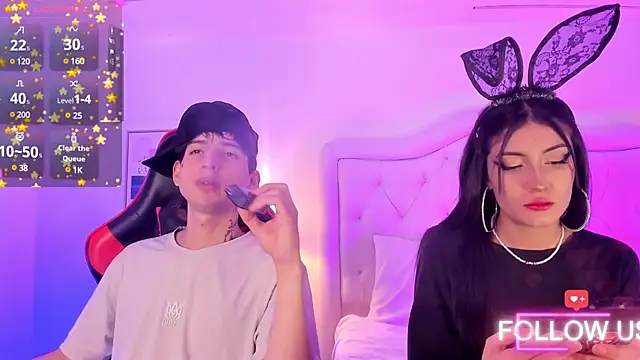 Snapshot of sett_and_gwen chatting on March 2025 04:28:01 AM sett and gwen online show from March 2025 04:28:01 AM