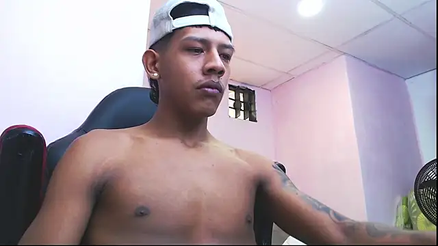 Snapshot of mr_stiven_ chatting on January 2025 08:22:01 AM mr stiven  online show from January 2025 08:22:01 AM