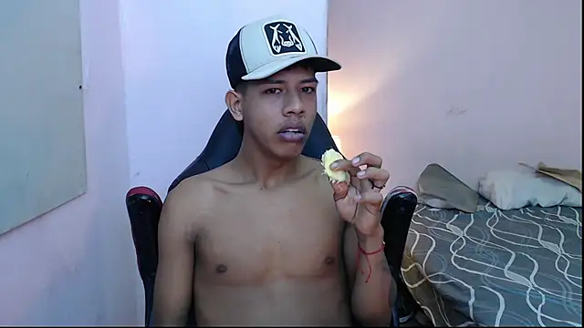 Snapshot of mr_stiven_ chatting on January 2025 02:25:01 AM mr stiven  online show from January 2025 02:25:01 AM