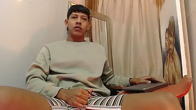 Snapshot of mr_stiven_ chatting on September 2025 02:45:01 AM mr stiven  online show from September 2025 02:45:01 AM