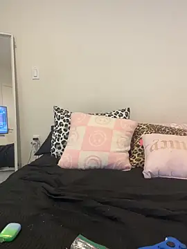 Snapshot of Charismasweets chatting on October 2025 09:01:01 PM Charismasweets online show from October 2025 09:01:01 PM