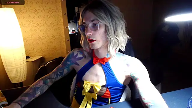 Julia dolls online show from November 2025 07:16:02 PM