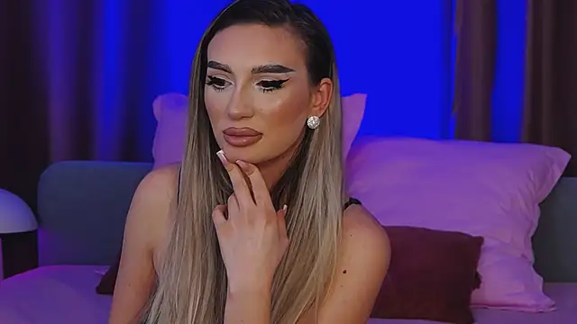 Snapshot of FelyJolie chatting on February 2025 04:37:02 PM FelyJolie online show from February 2025 04:37:02 PM