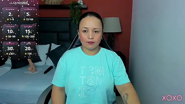 linda rios  online show from December 2025 01:56:02 AM