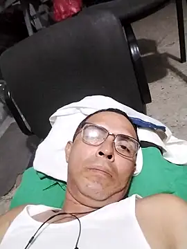 Alex011277 online show from December 2025 04:21:01 AM