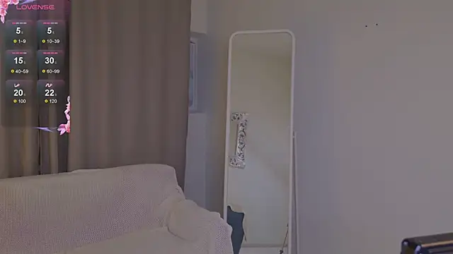 Lana  Cute  online show from March 2025 06:00:01 PM