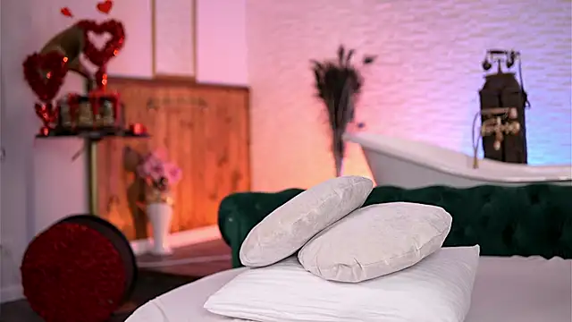 Jenna Day online show from February 2026 08:22:02 AM