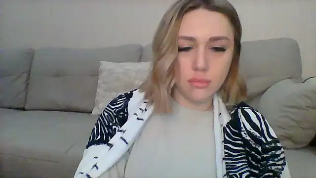 Snapshot of VickyLove047 chatting on January 2025 08:24:01 AM VickyLove047 online show from January 2025 08:24:01 AM