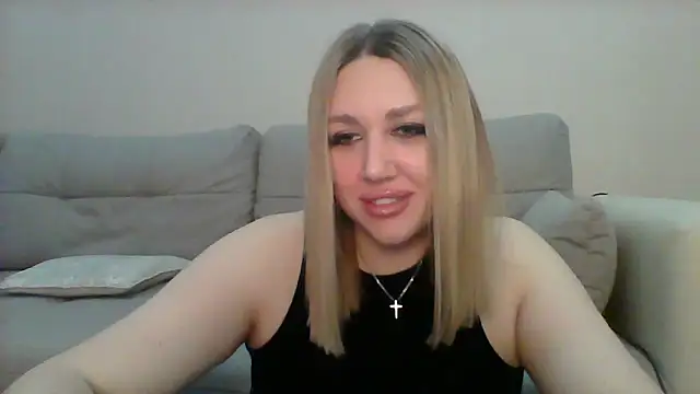 Snapshot of VickyLove047 chatting on September 2025 06:43:02 PM VickyLove047 online show from September 2025 06:43:02 PM