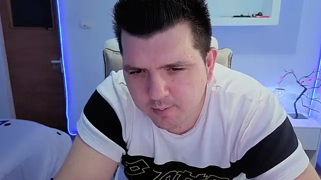 Snapshot of JasonJacks chatting on February 2026 06:10:01 AM JasonJacks online show from February 2026 06:10:01 AM