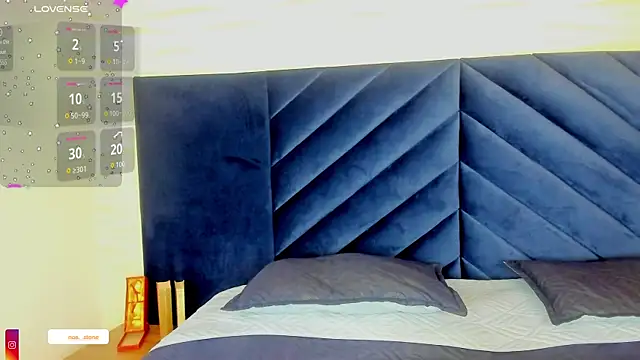 Snapshot of antonellaroux chatting on June 2026 01:33:01 AM antonellaroux online show from June 2026 01:33:01 AM
