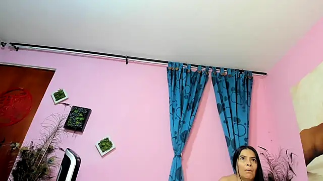 miss--flora online show from November 2025 01:44:02 PM