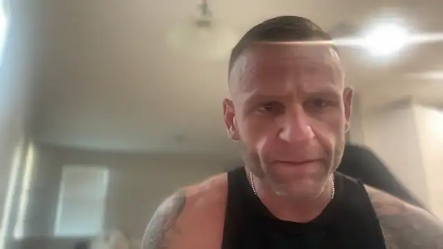 heavyhitta83 online show from December 2024 02:16:02 PM