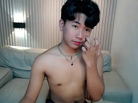 dangerzone0122 online show from November 2025 05:34:02 PM