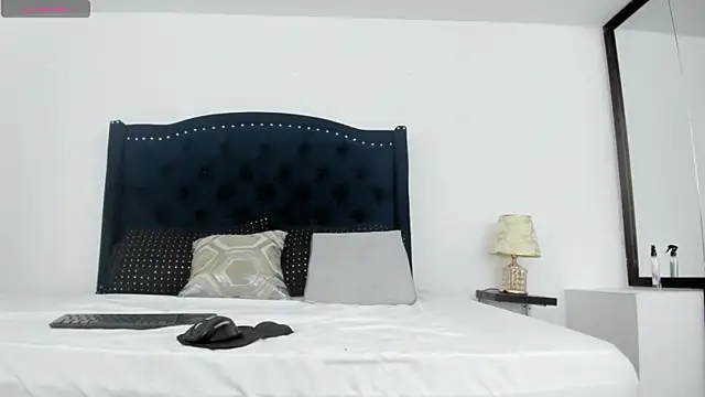 Snapshot of hotmature1 chatting on November 2025 11:43:01 AM hotmature1 online show from November 2025 11:43:01 AM