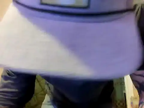 Snapshot of Huntzg23 chatting on December 2025 08:52:01 AM Huntzg23 online show from December 2025 08:52:01 AM