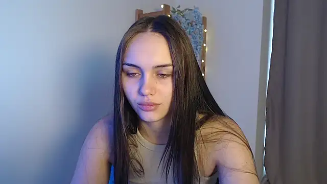 IrinaShayk18 online show from January 2025 08:54:01 AM