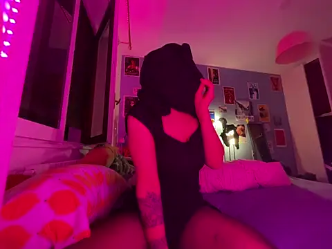 littlewitchxoxo online show from December 2024 04:37:01 PM