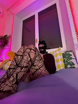 littlewitchxoxo online show from December 2024 04:32:02 PM