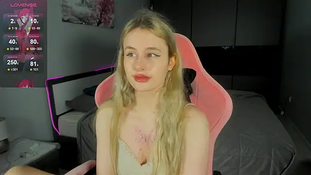 Molly Toads online show from December 2024 07:39:01 AM